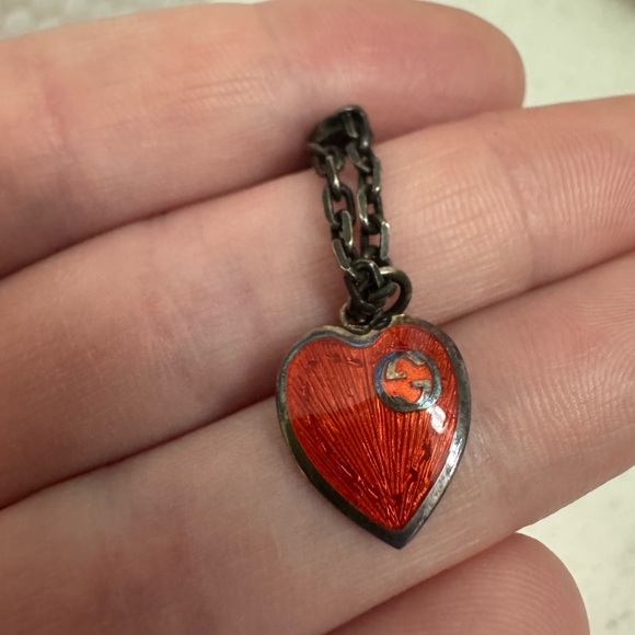 Necklace with Interlocking G enamel heart monogram chain silver red shiny - Picture 5 of 10